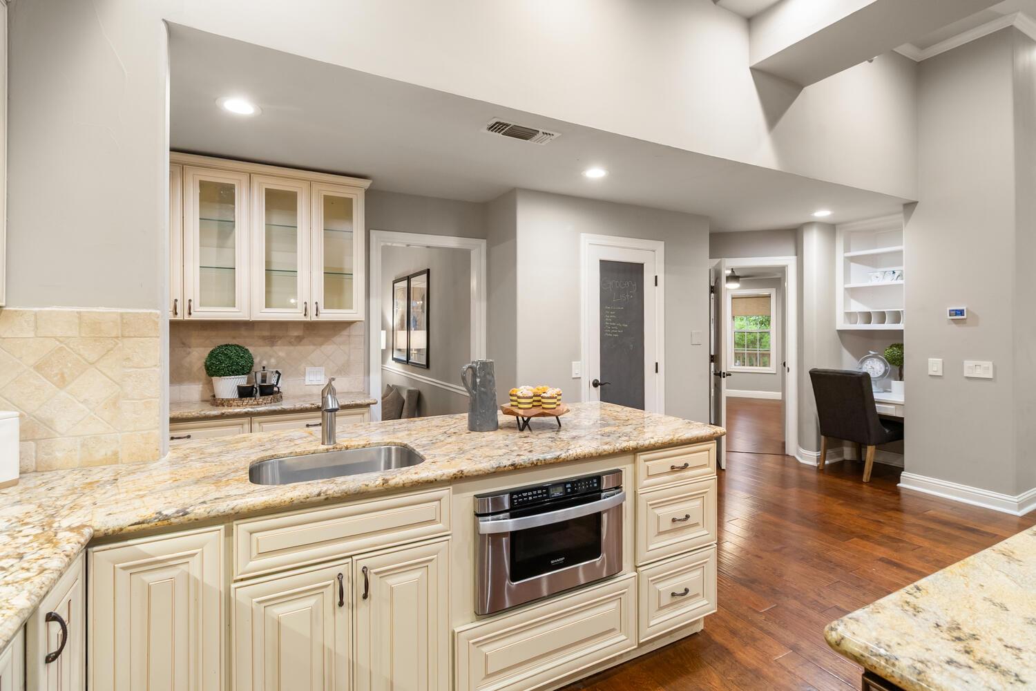 5004 Highgrove Court