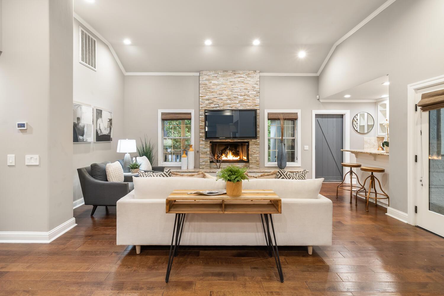 5004 Highgrove Court