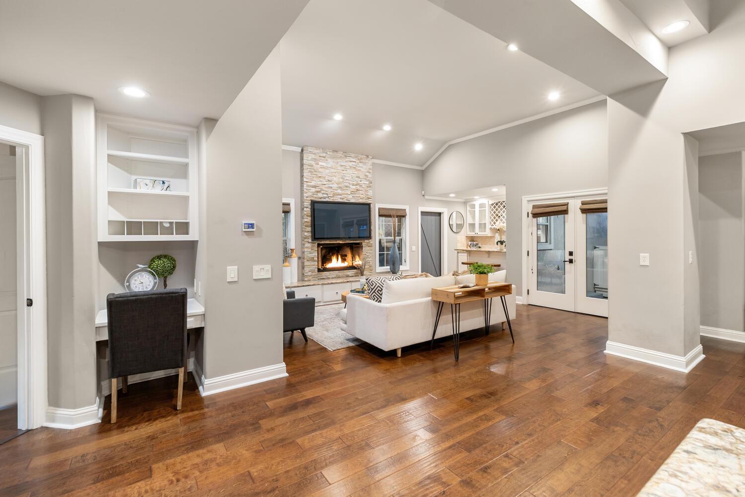 5004 Highgrove Court