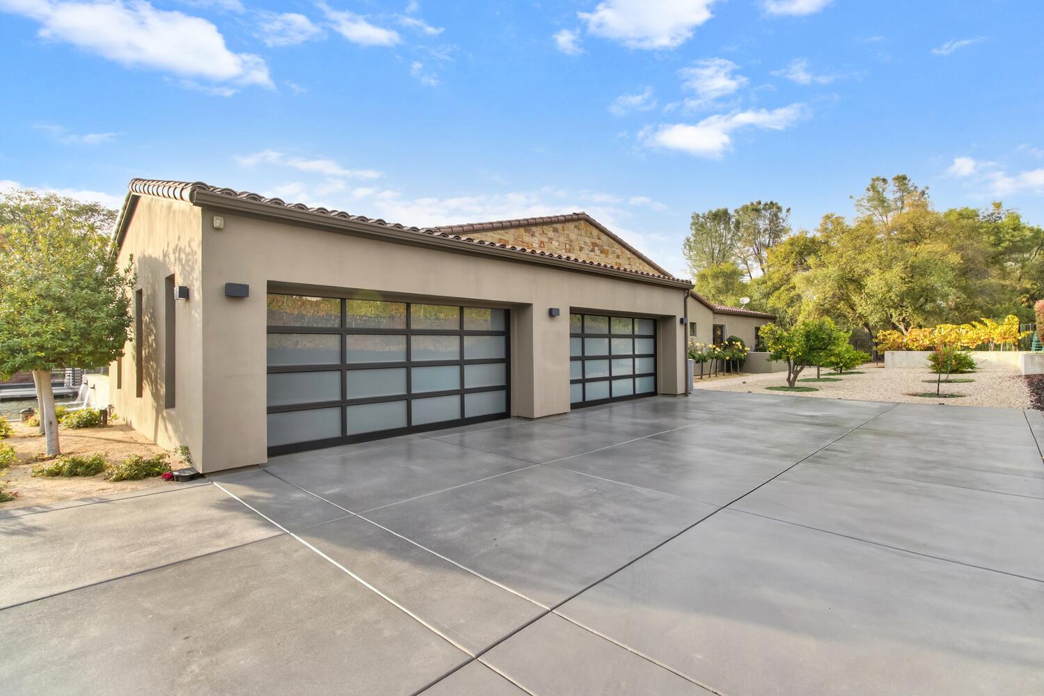 6505 Rutherford Canyon Road