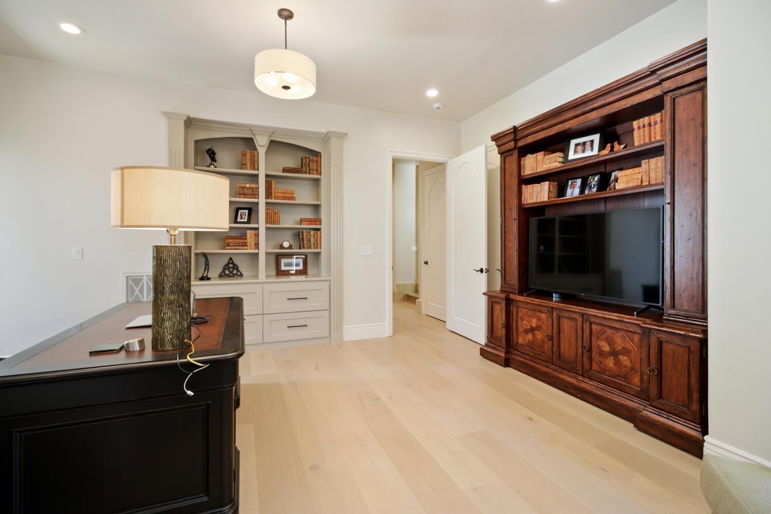 6000 Greystone Place