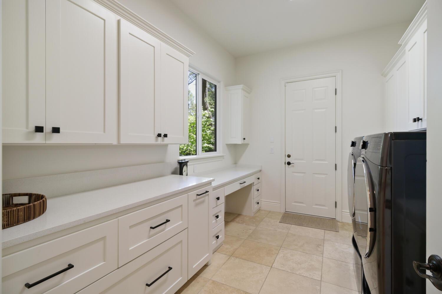 6000 Greystone Place