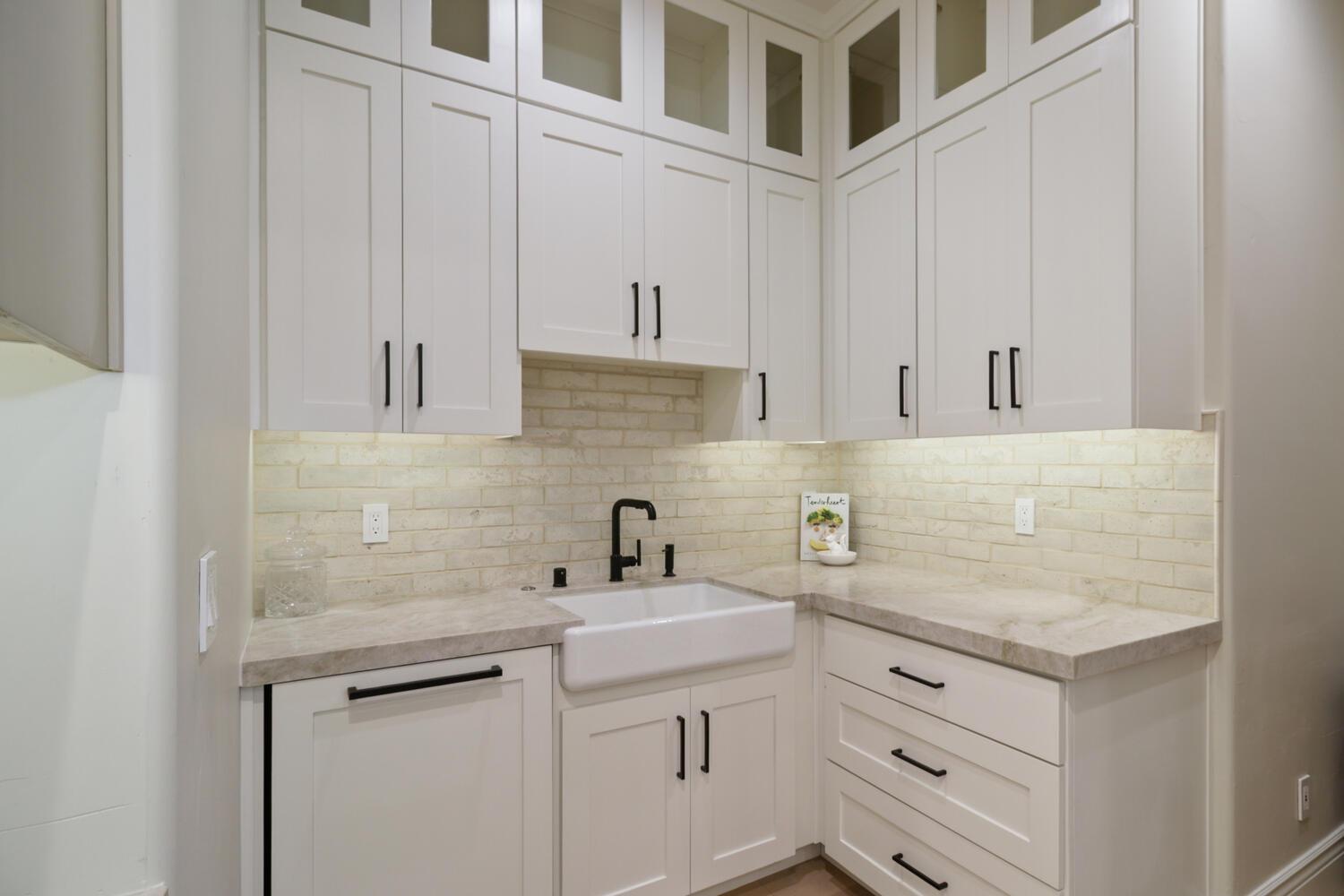 6000 Greystone Place