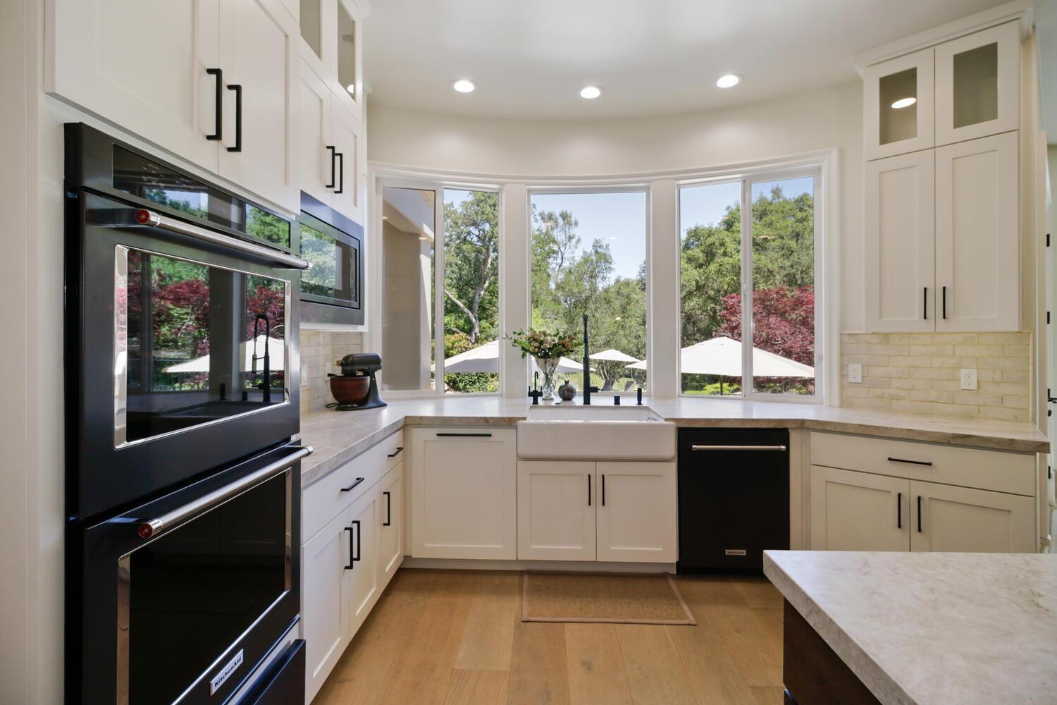 6000 Greystone Place