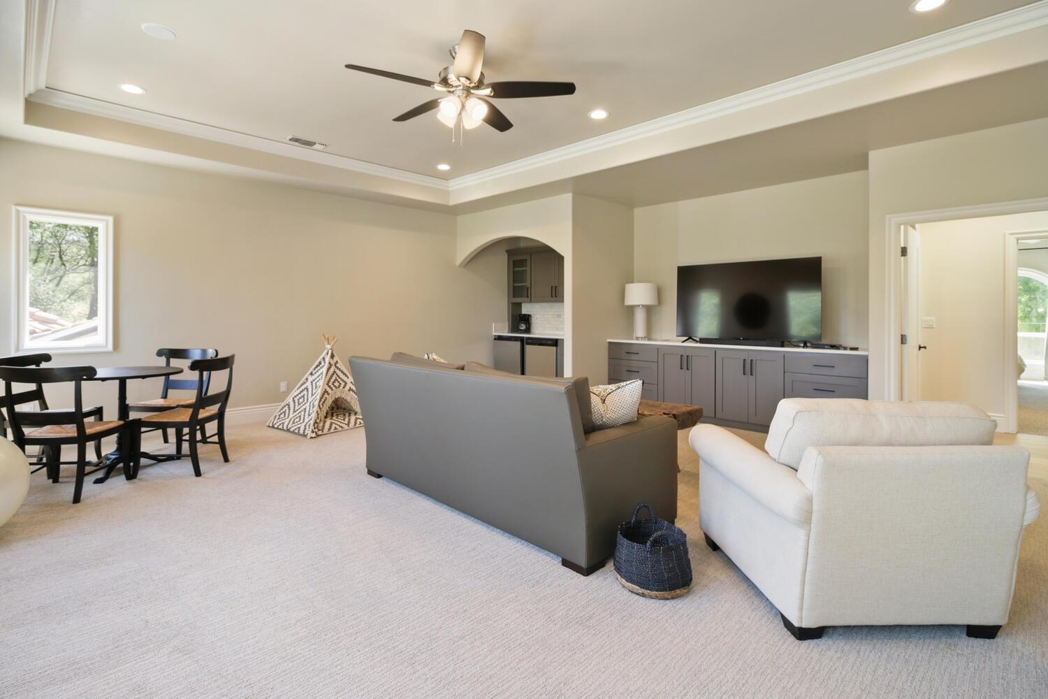 6000 Greystone Place