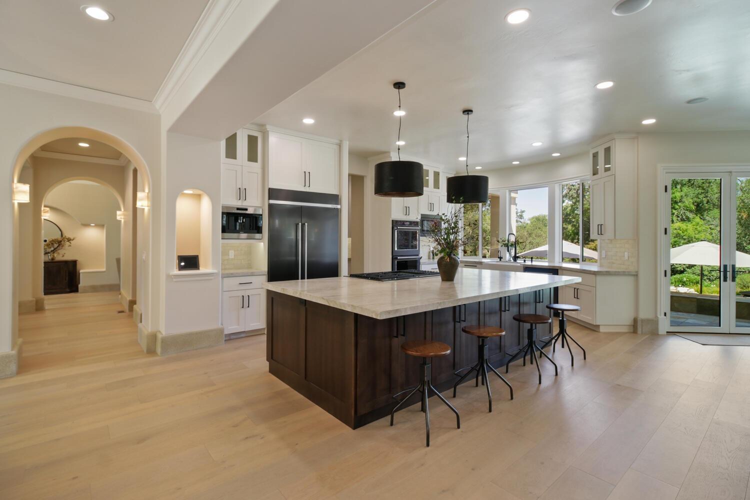 6000 Greystone Place