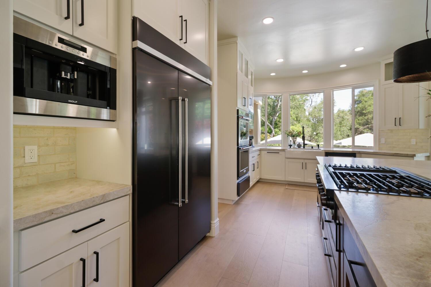 6000 Greystone Place