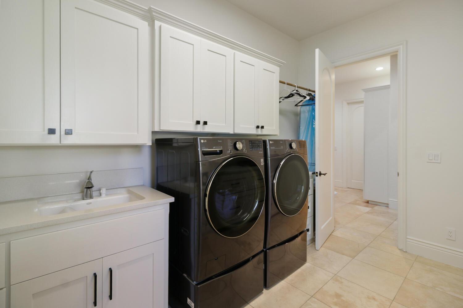 6000 Greystone Place