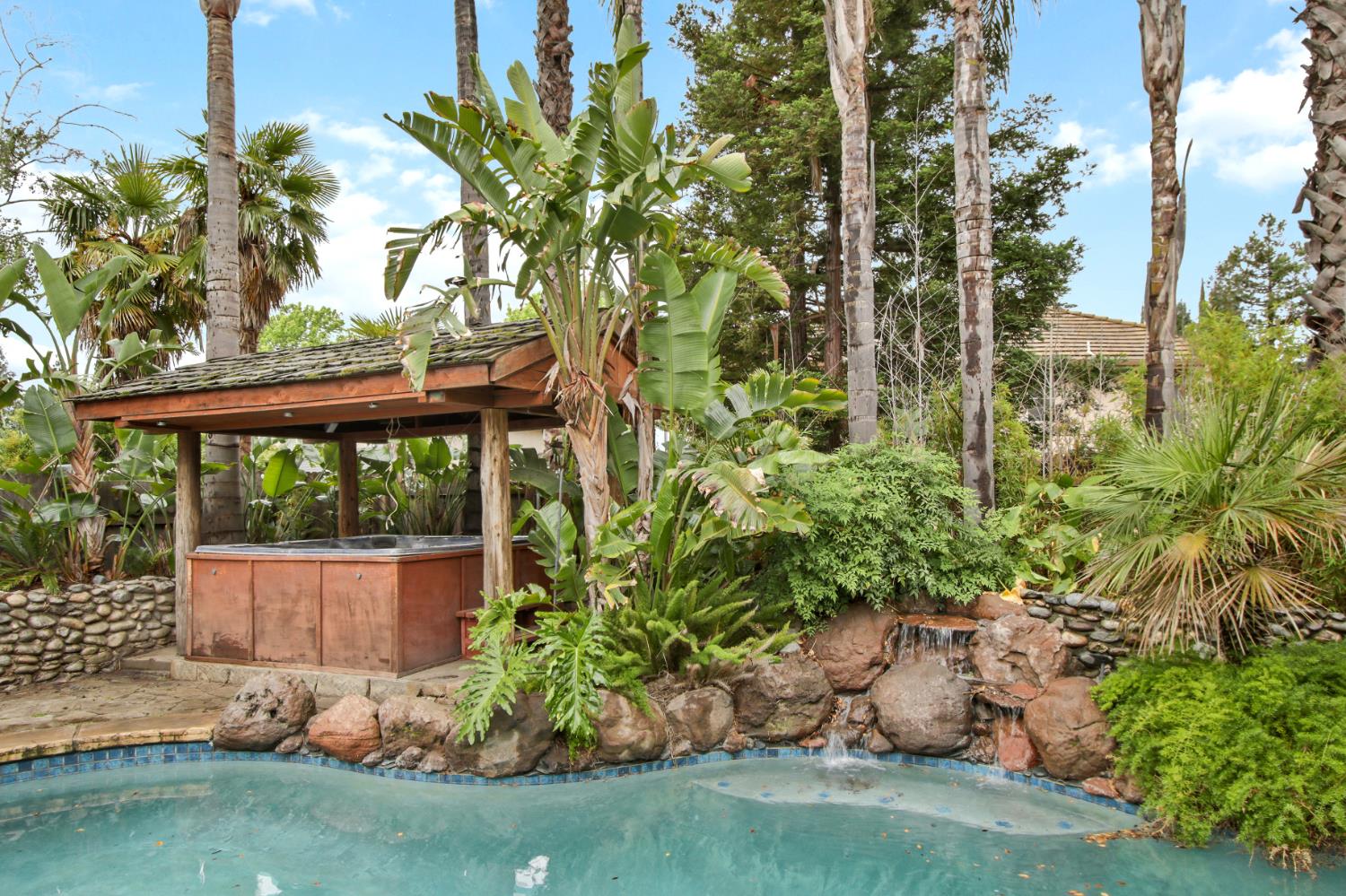 1033 Callawassie Way