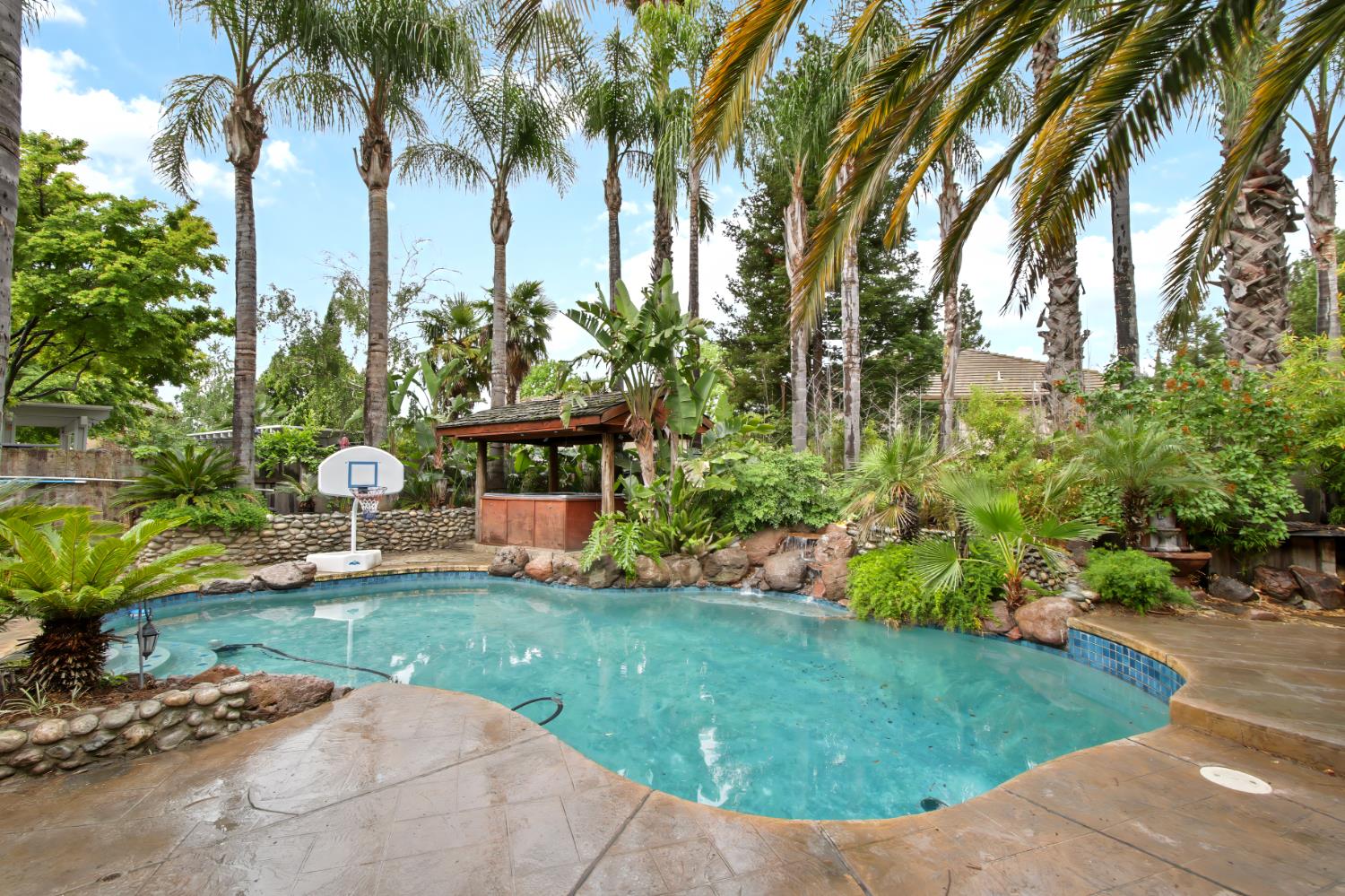 1033 Callawassie Way