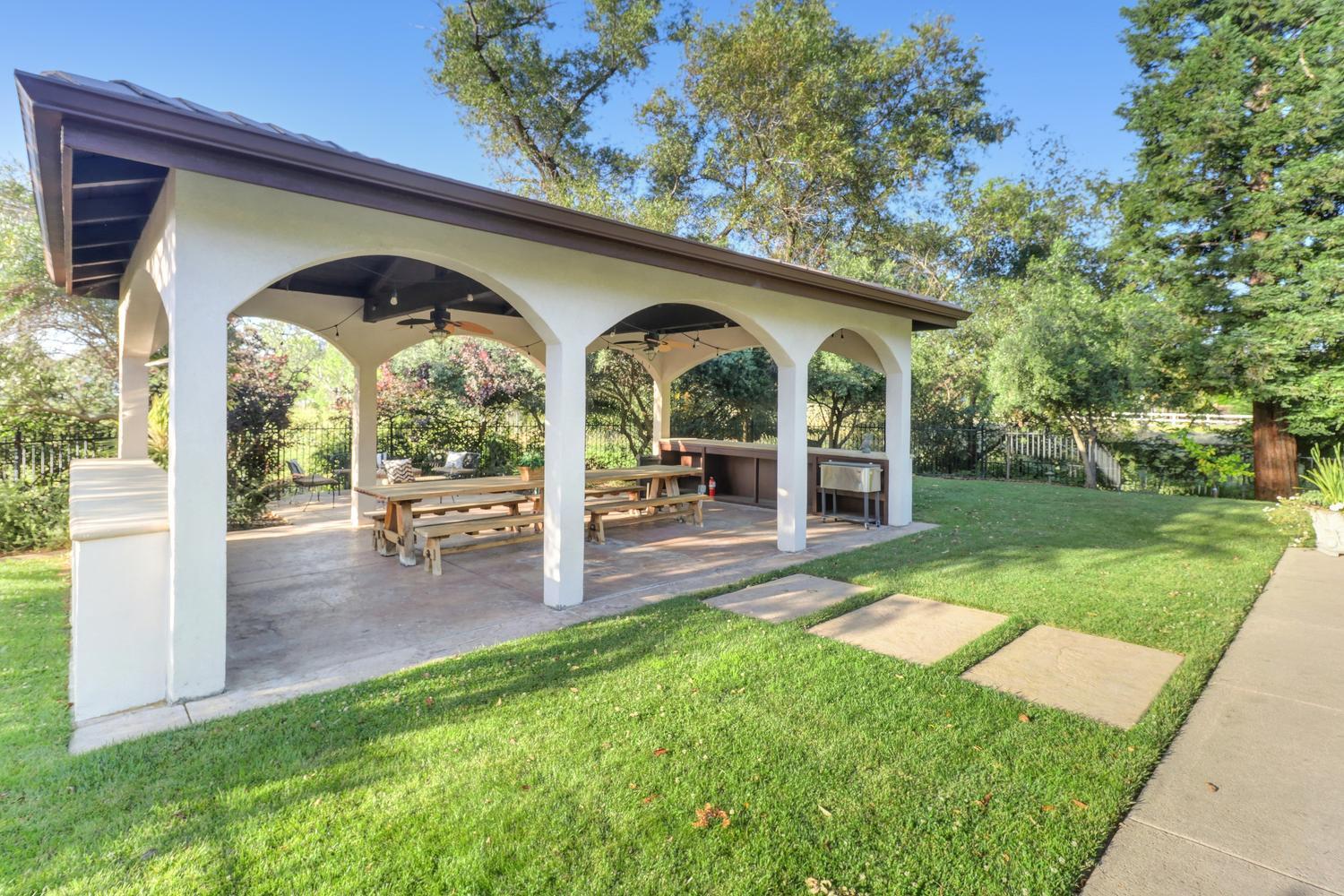 5052 Eureka Road
