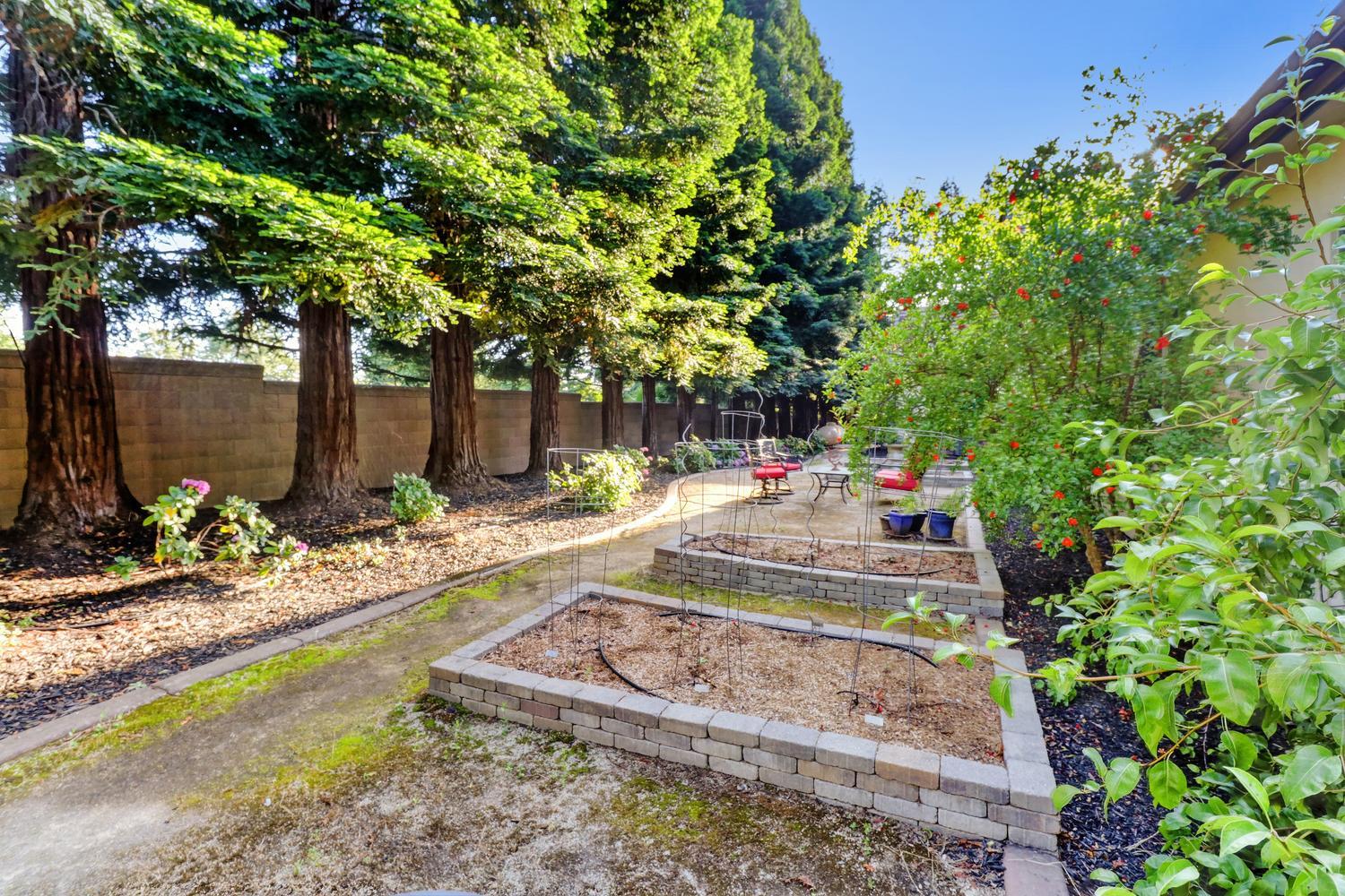 5052 Eureka Road