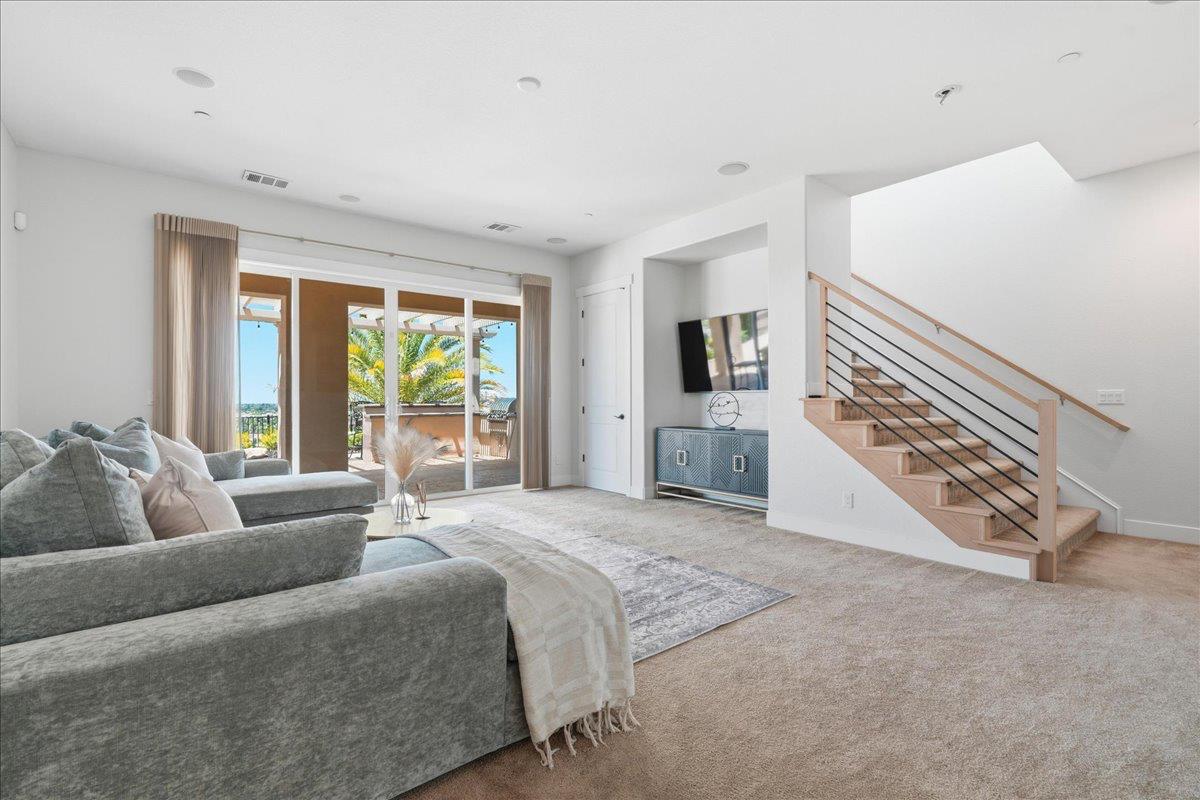 1514 Elmores Way