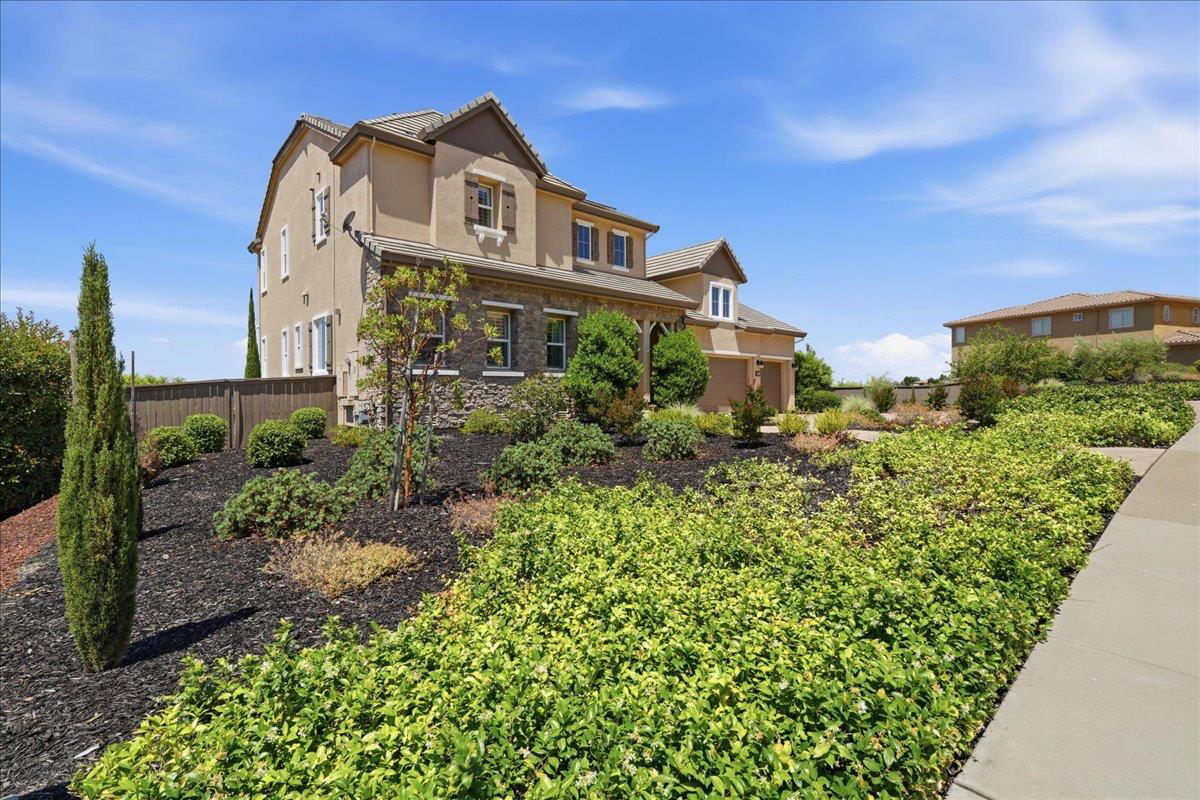 1514 Elmores Way
