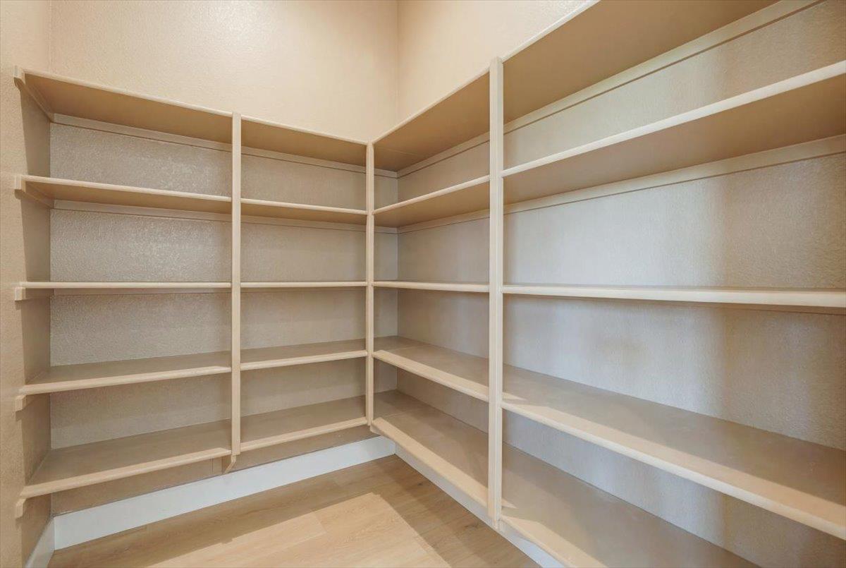 1514 Elmores Way
