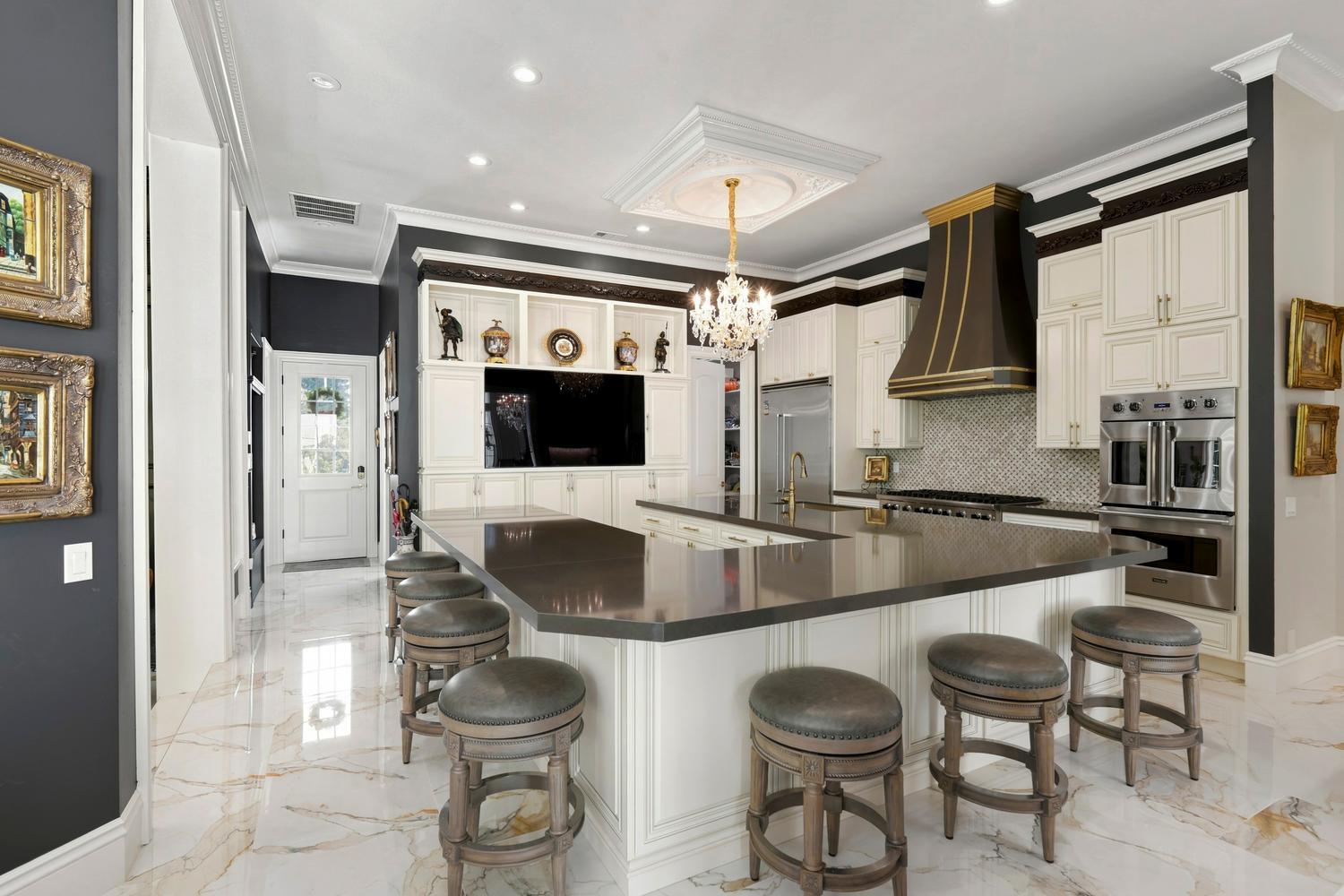 6207 Calle Montalvo Circle