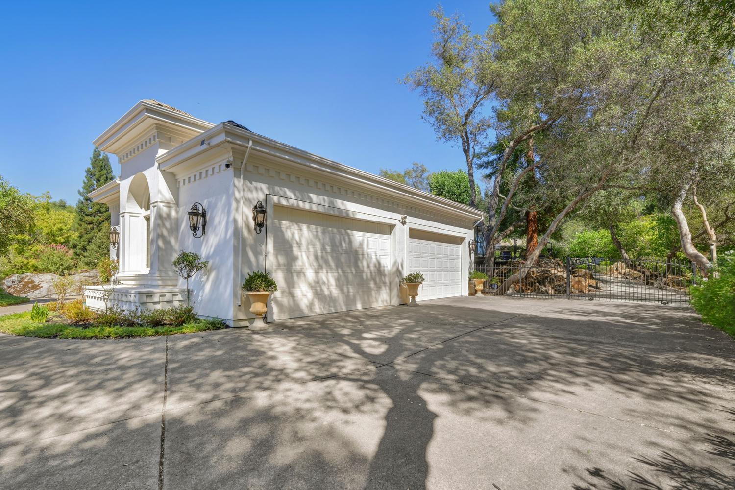 6207 Calle Montalvo Circle