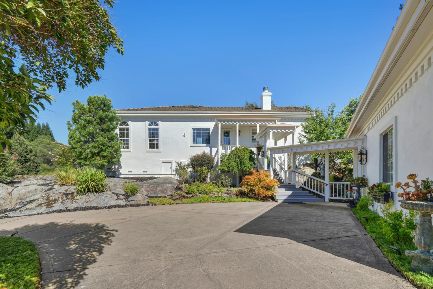6207 Calle Montalvo Circle