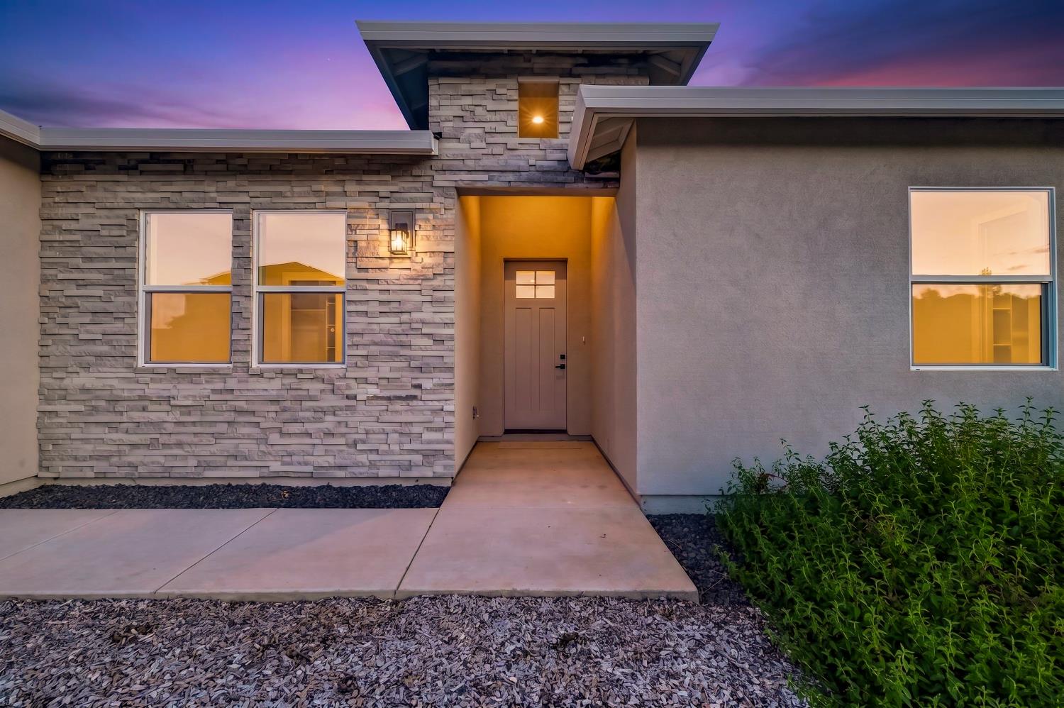 6 Moonbeam Court