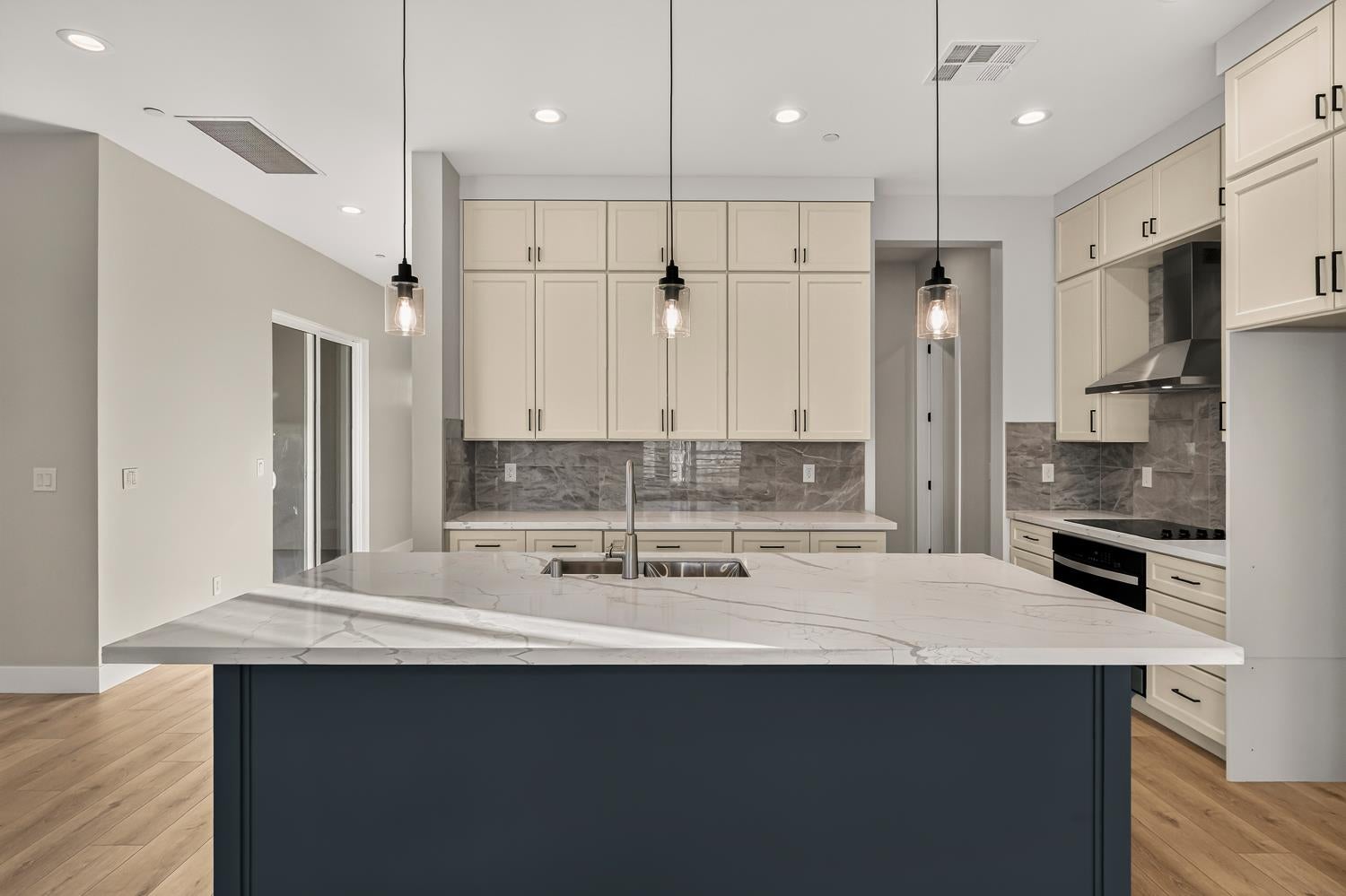 6 Moonbeam Court