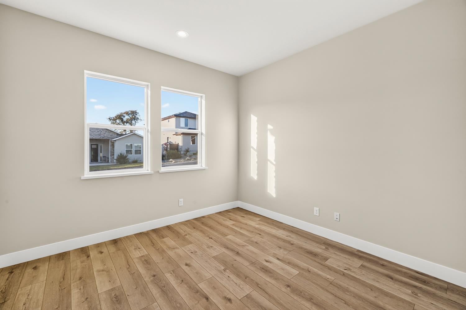 6 Moonbeam Court