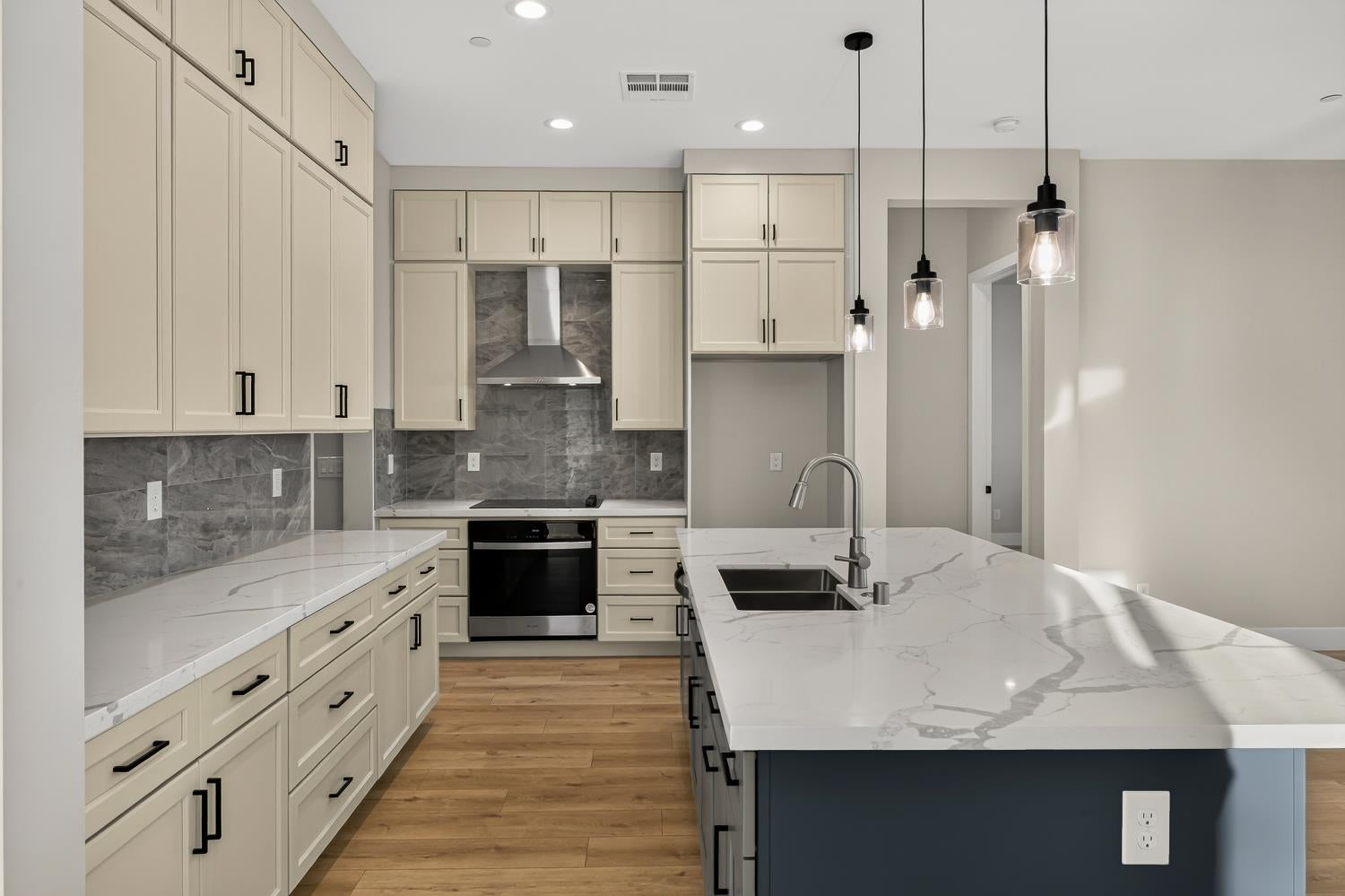 6 Moonbeam Court