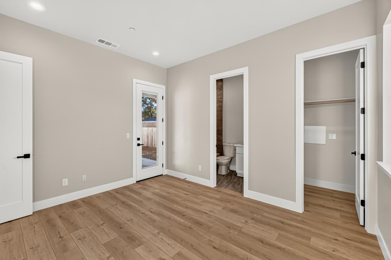 6 Moonbeam Court