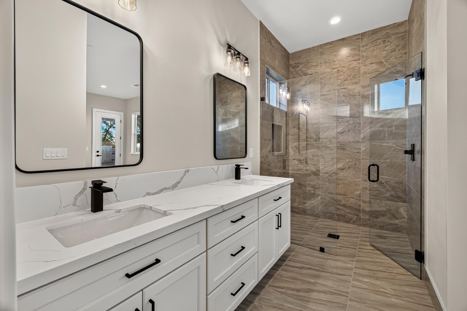 6 Moonbeam Court
