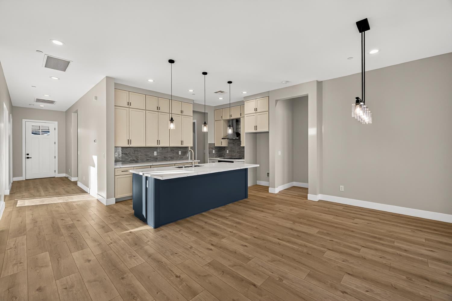 6 Moonbeam Court