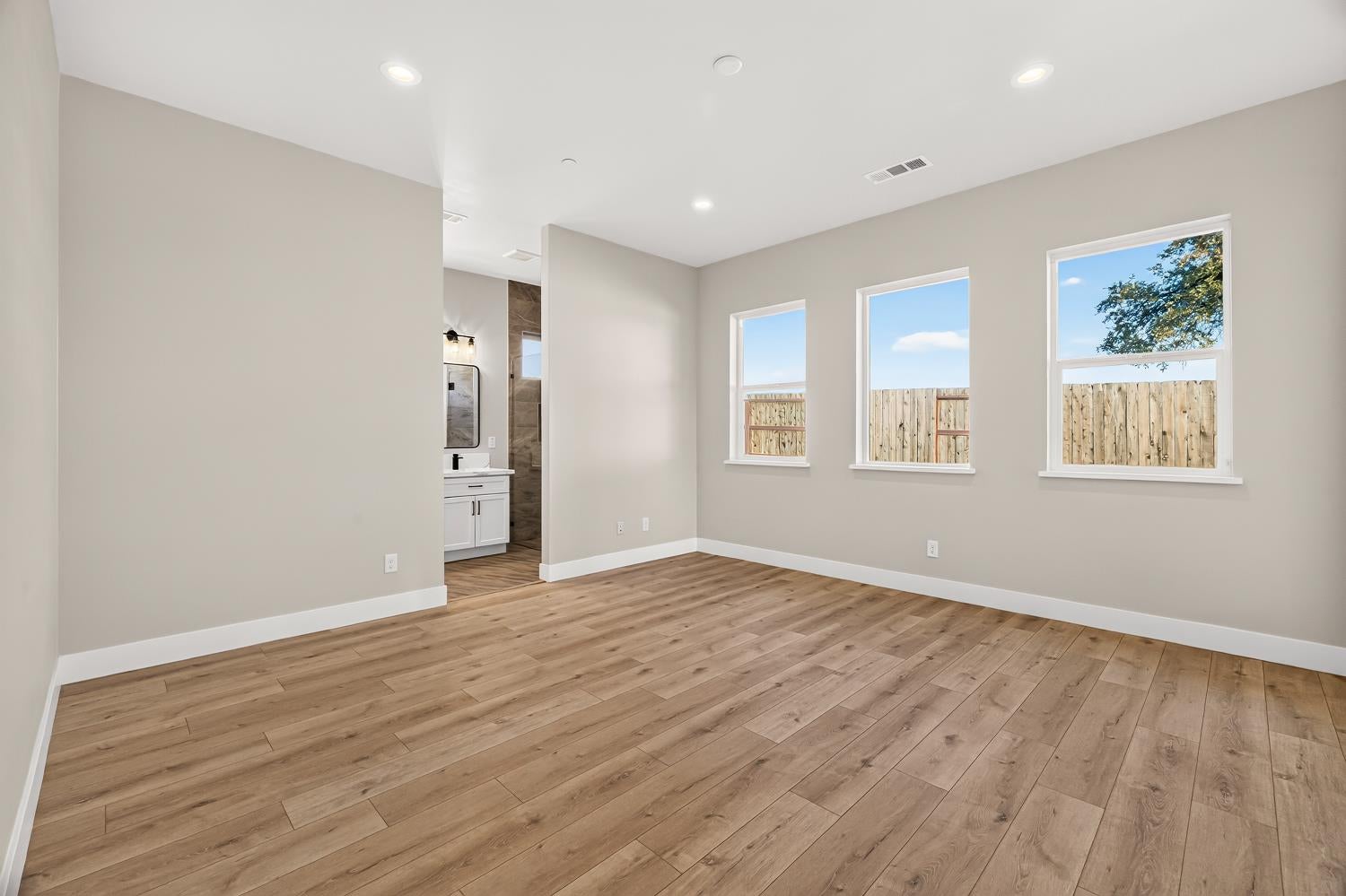 6 Moonbeam Court