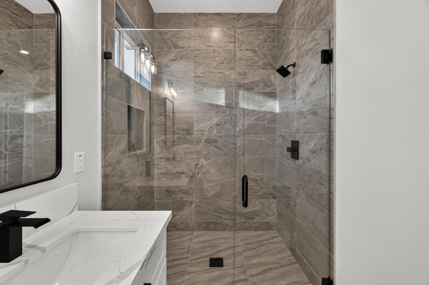 6 Moonbeam Court