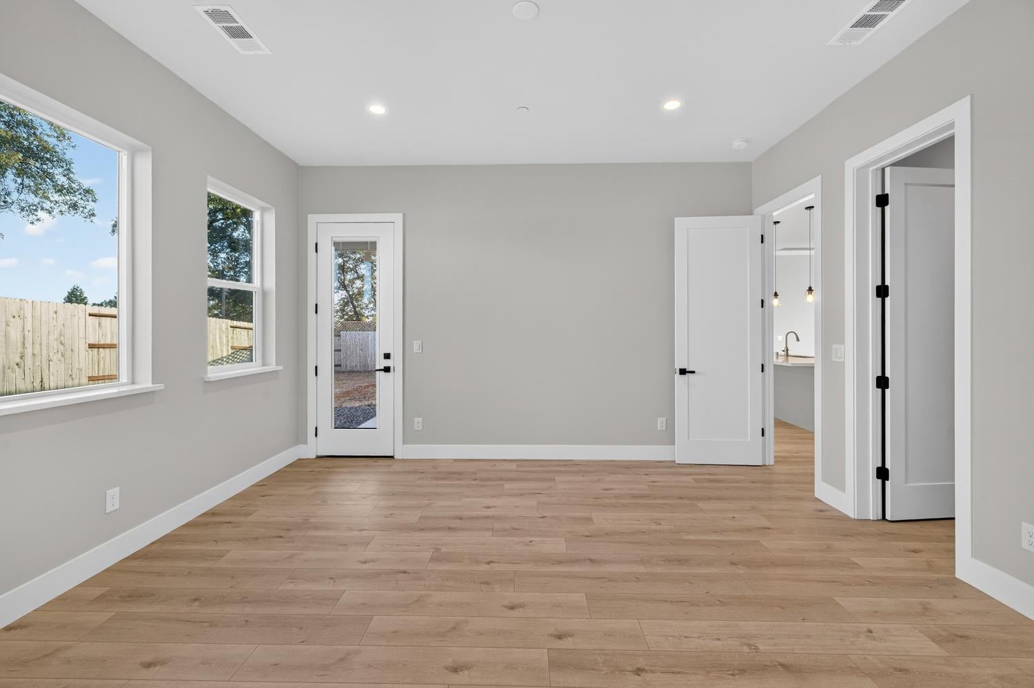 6 Moonbeam Court
