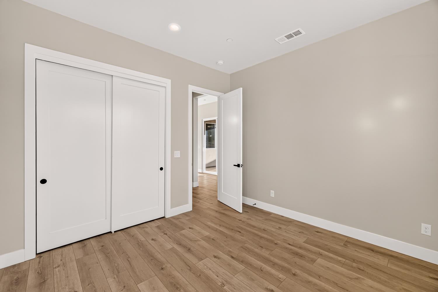 6 Moonbeam Court