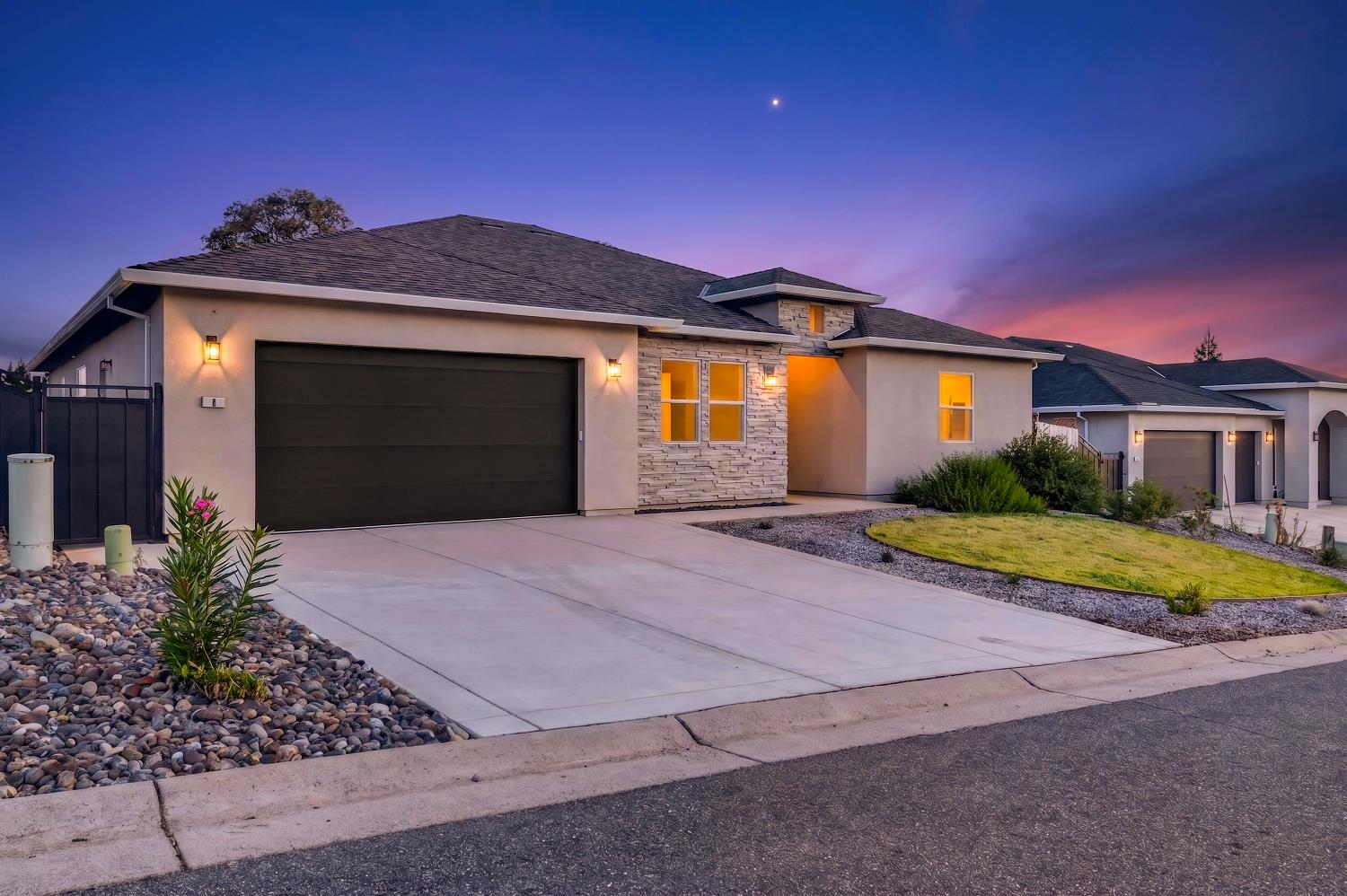 6 Moonbeam Court
