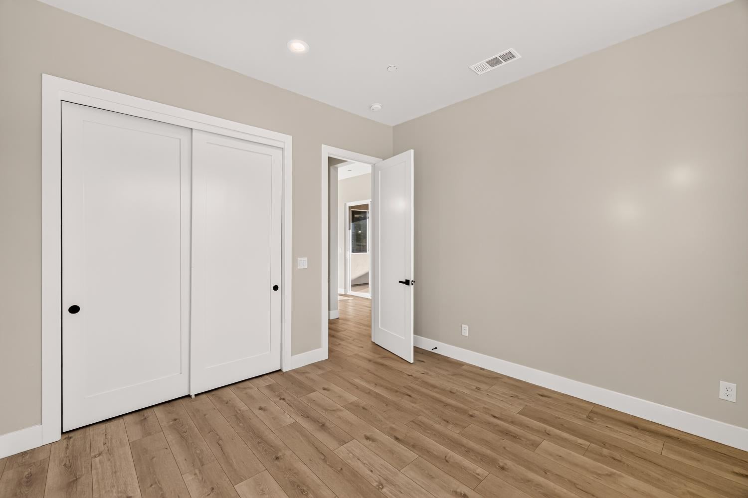 6 Moonbeam Court