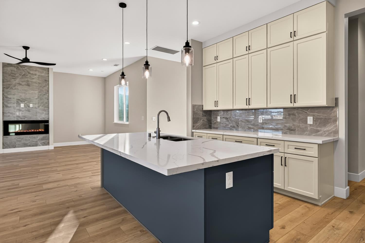 6 Moonbeam Court