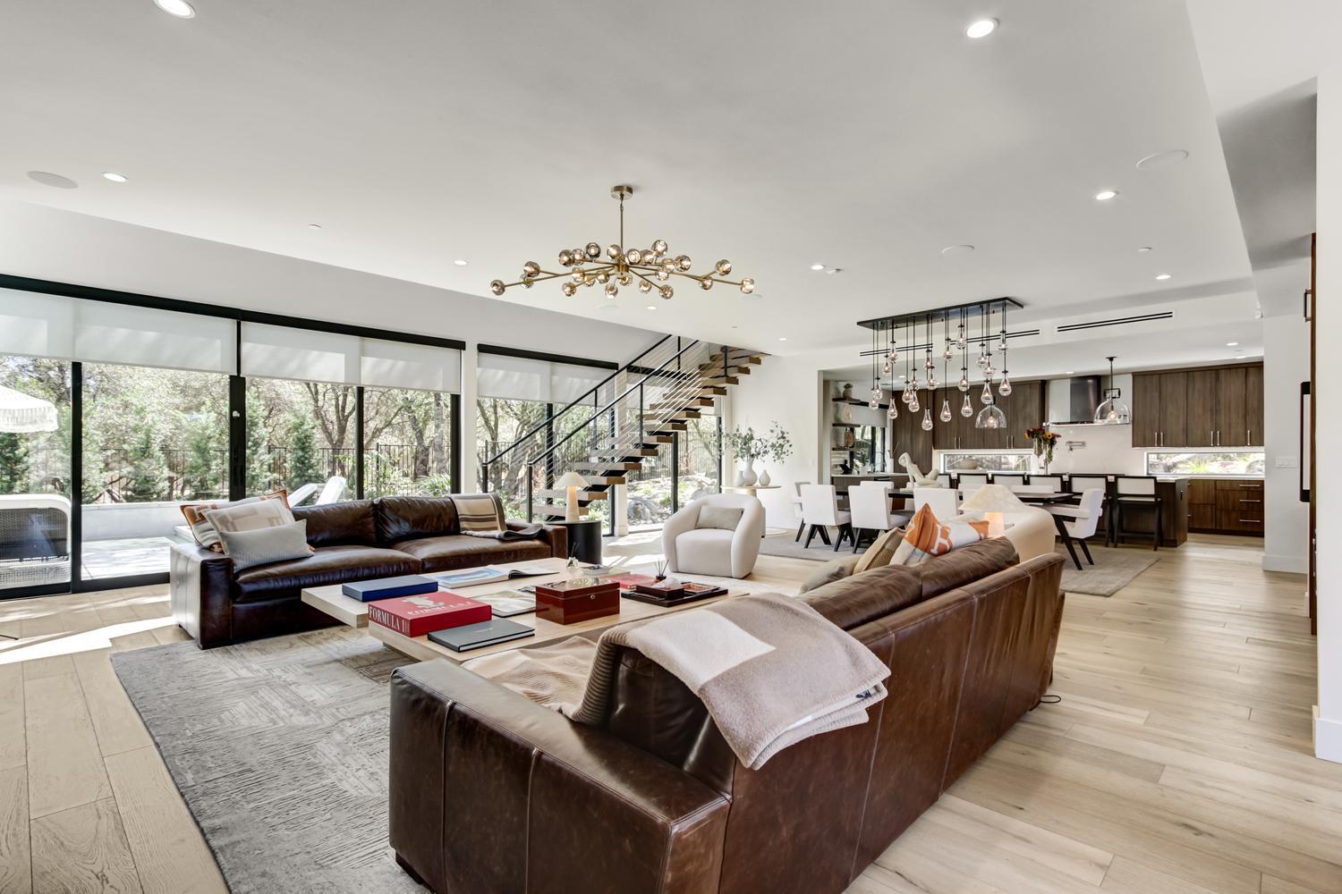 5708 Avenida Robles