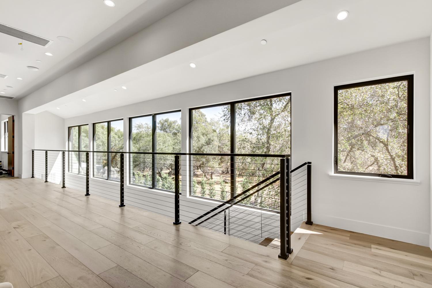 5708 Avenida Robles