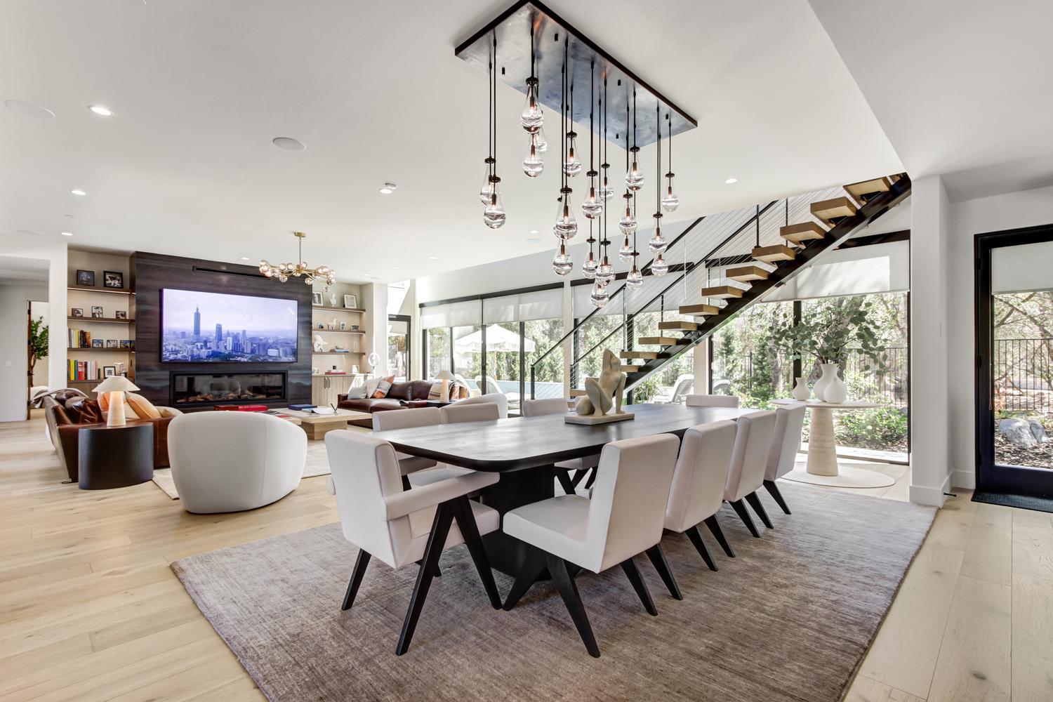 5708 Avenida Robles