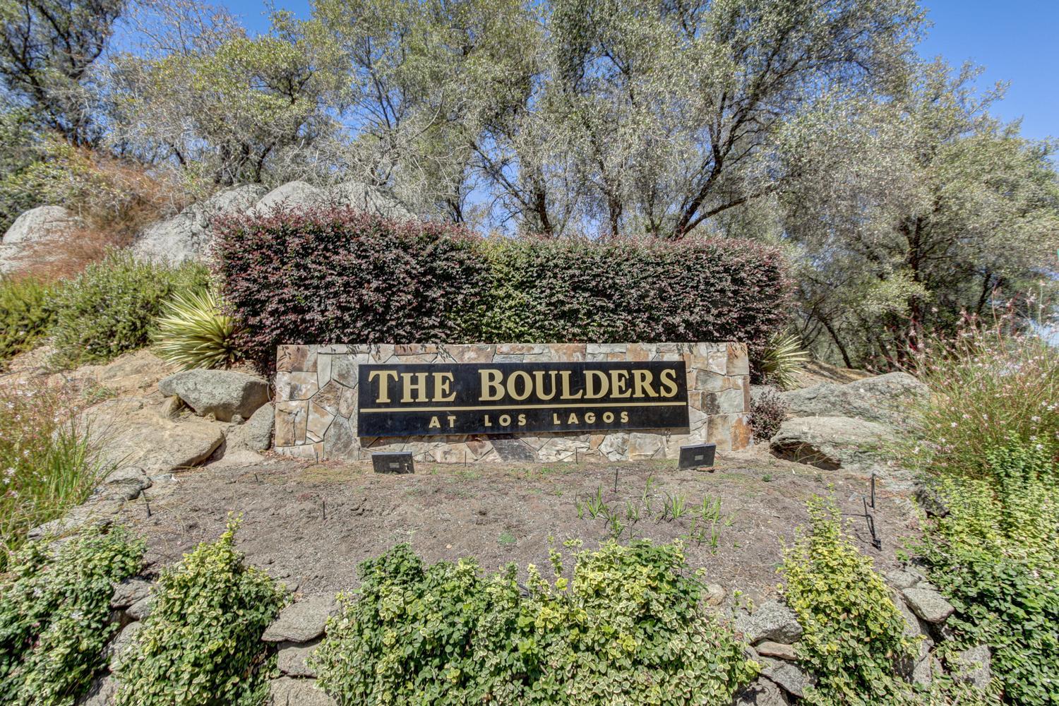 5708 Avenida Robles
