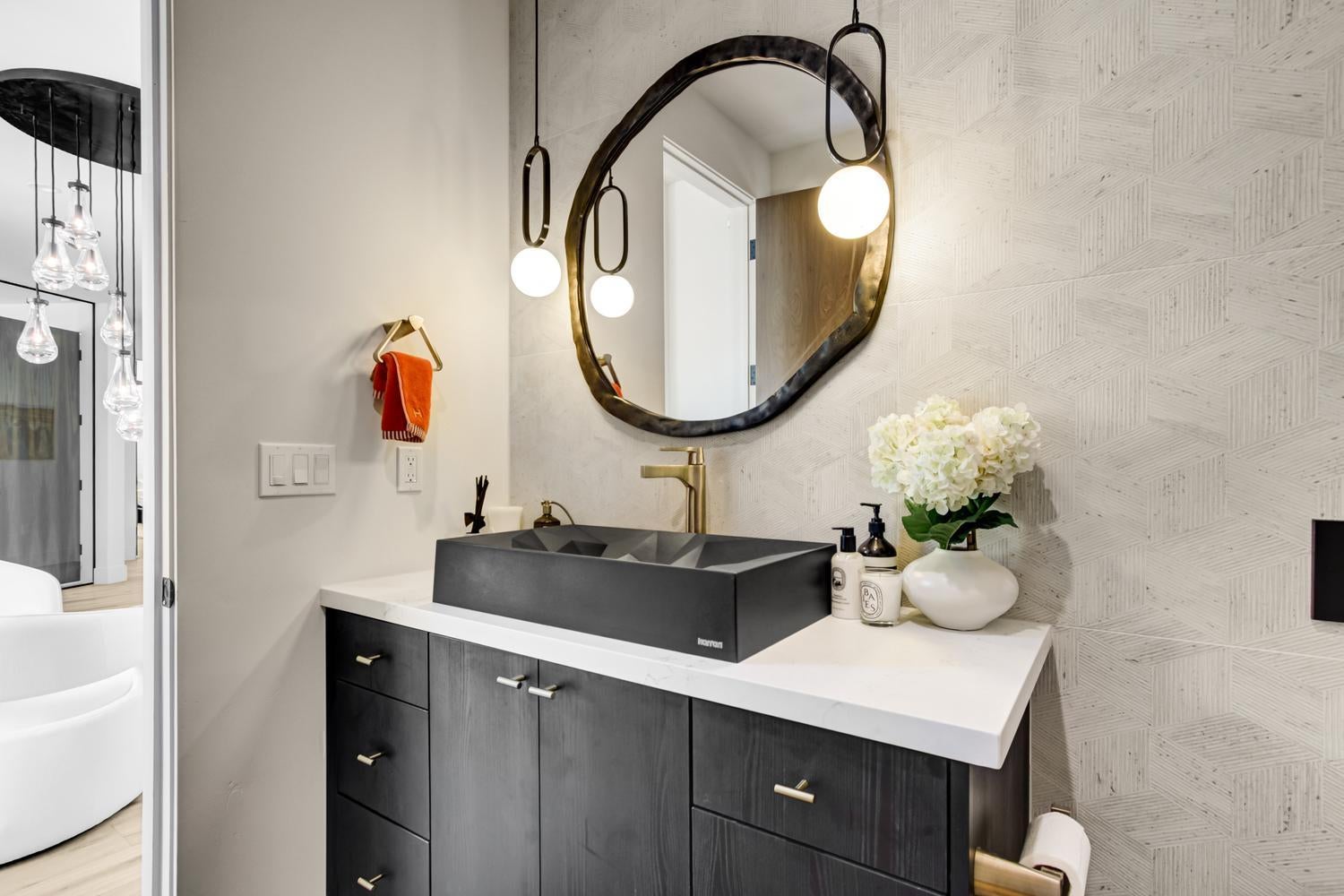 5708 Avenida Robles