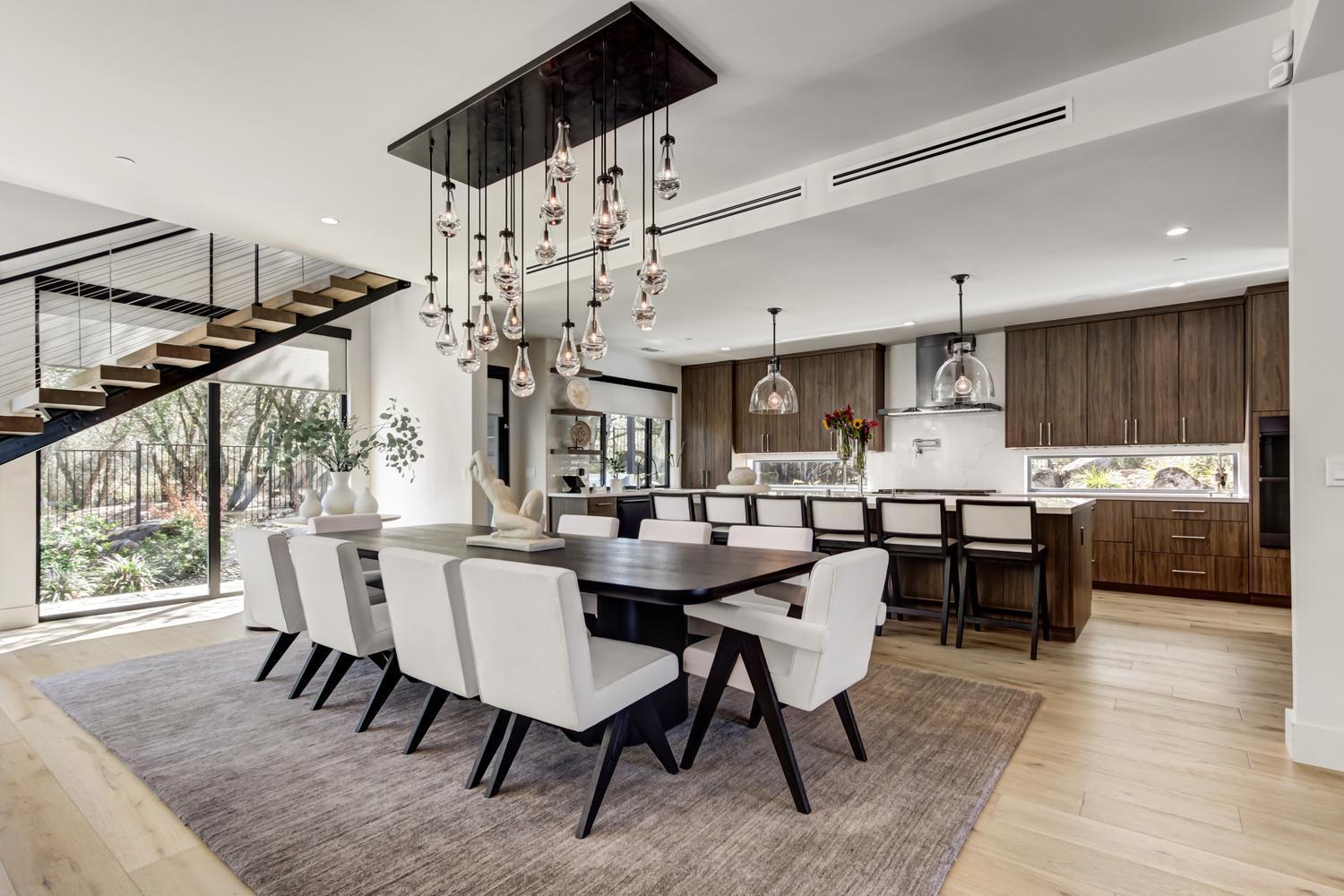 5708 Avenida Robles