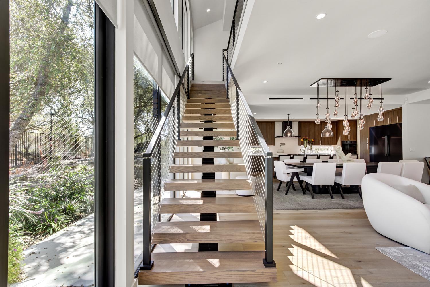 5708 Avenida Robles