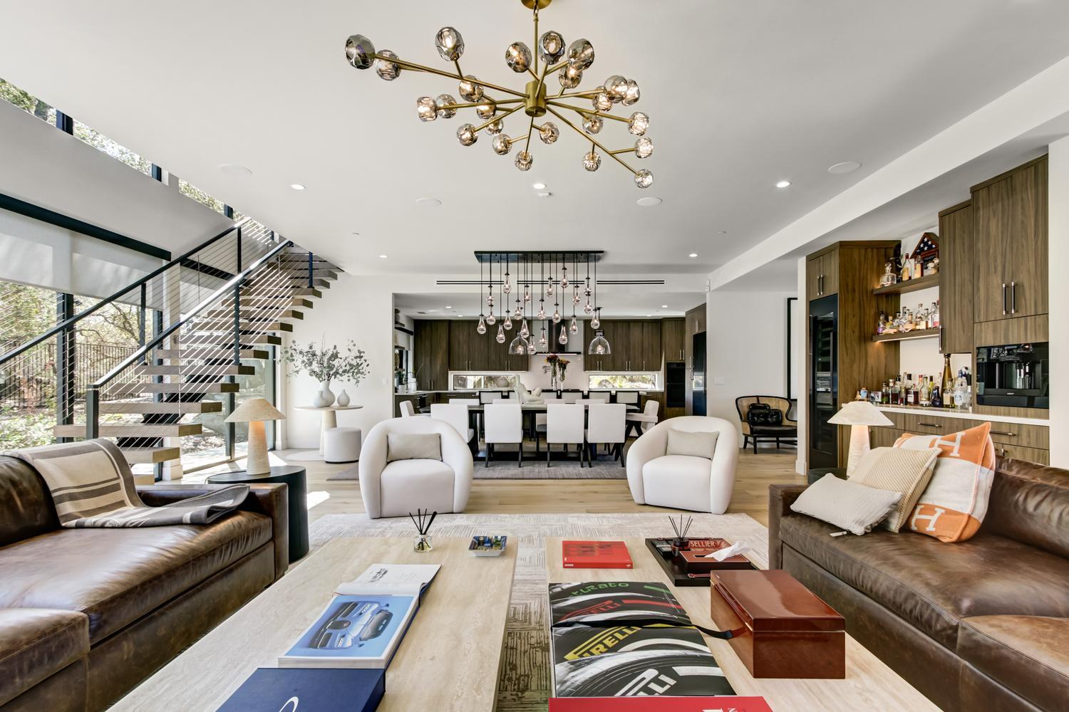 5708 Avenida Robles