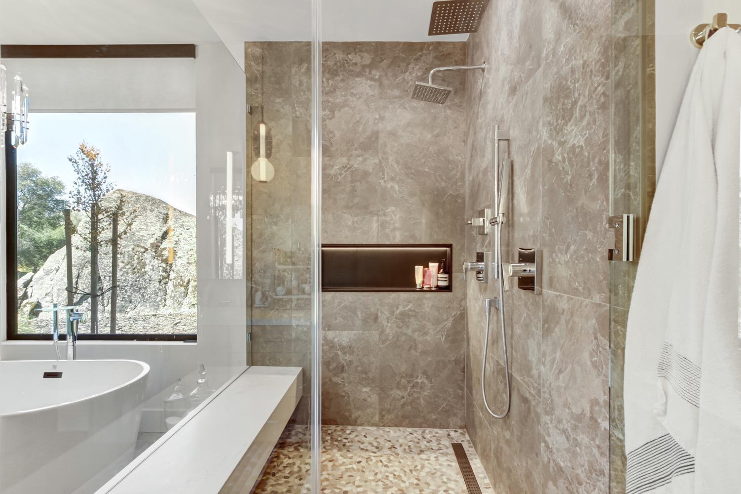 5708 Avenida Robles