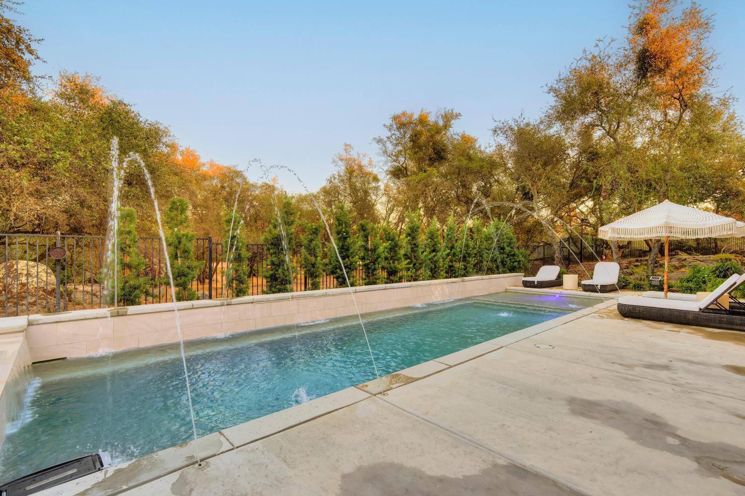 5708 Avenida Robles