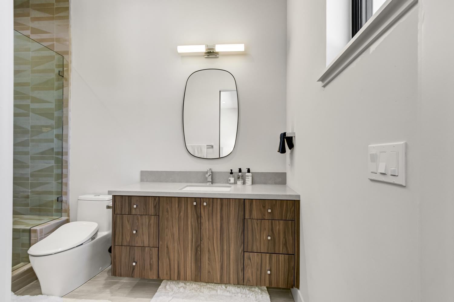 5708 Avenida Robles