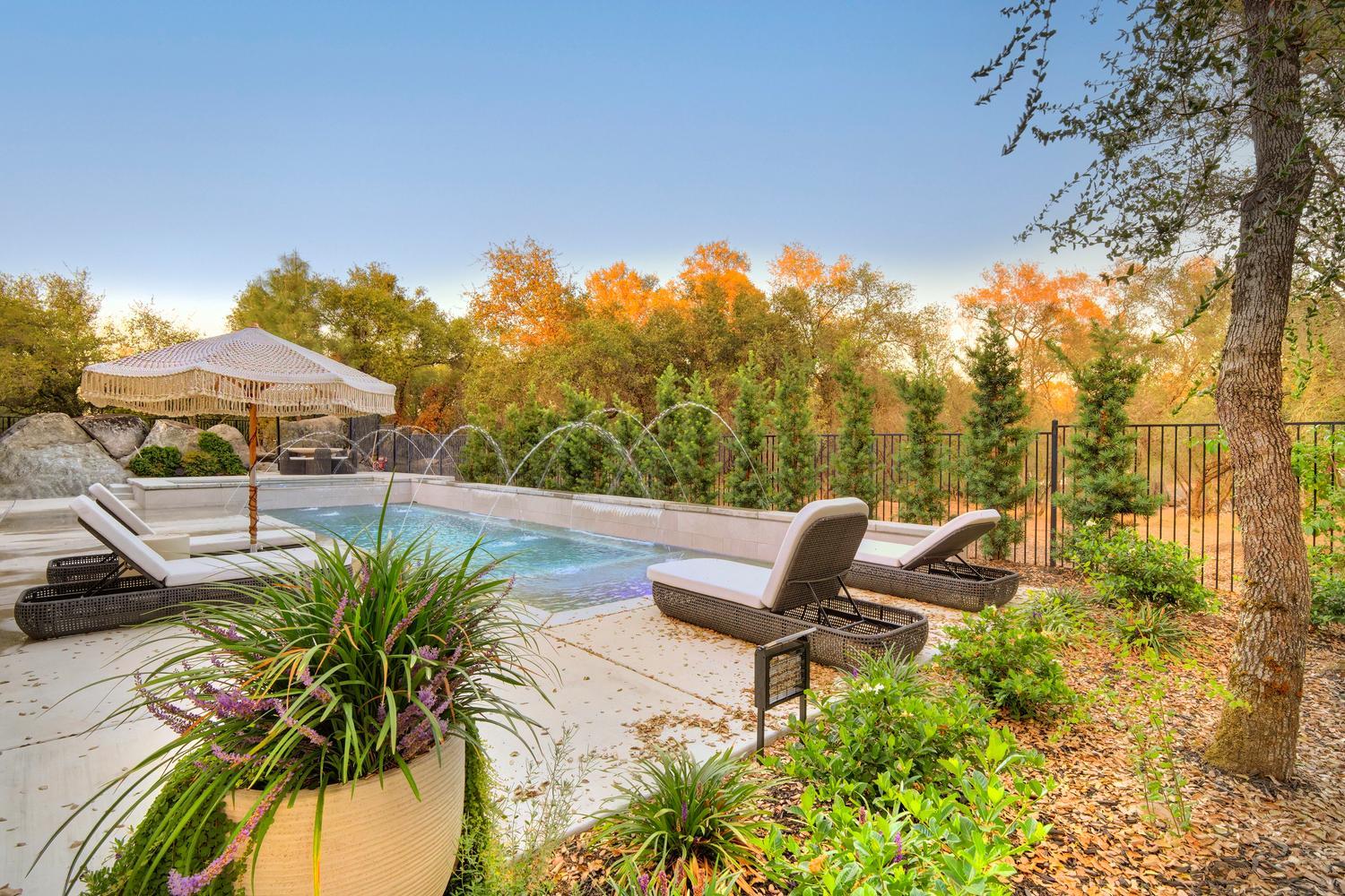 5708 Avenida Robles