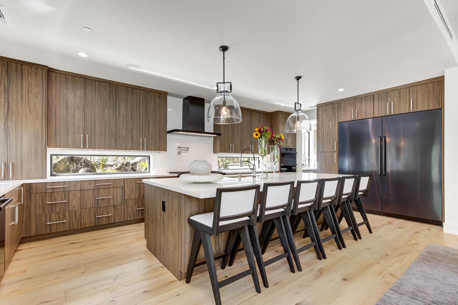 5708 Avenida Robles
