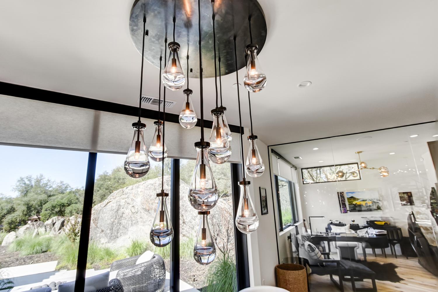 5708 Avenida Robles
